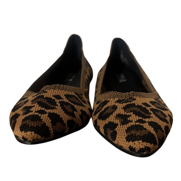 Mia Kerri Leopard Print Pointed Toe Flats Womens Size 6 M Slip On Comfort Shoes - Picture 3 of 9